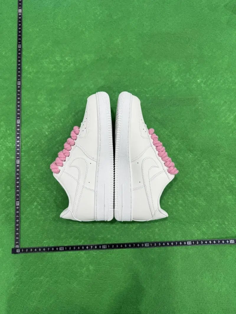 24 (pink shoelaces)